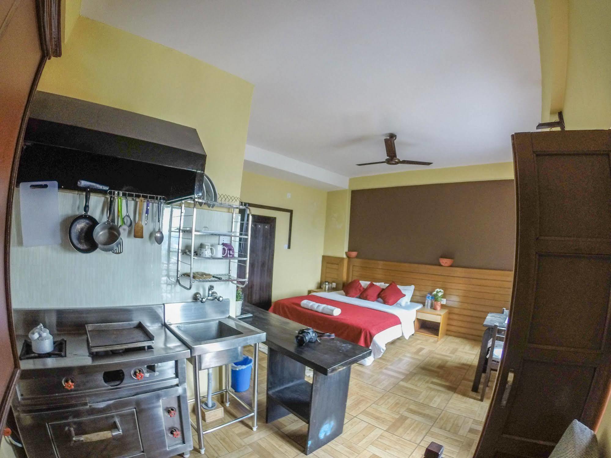 Hotel Tourist Residency Pokhara Exteriör bild