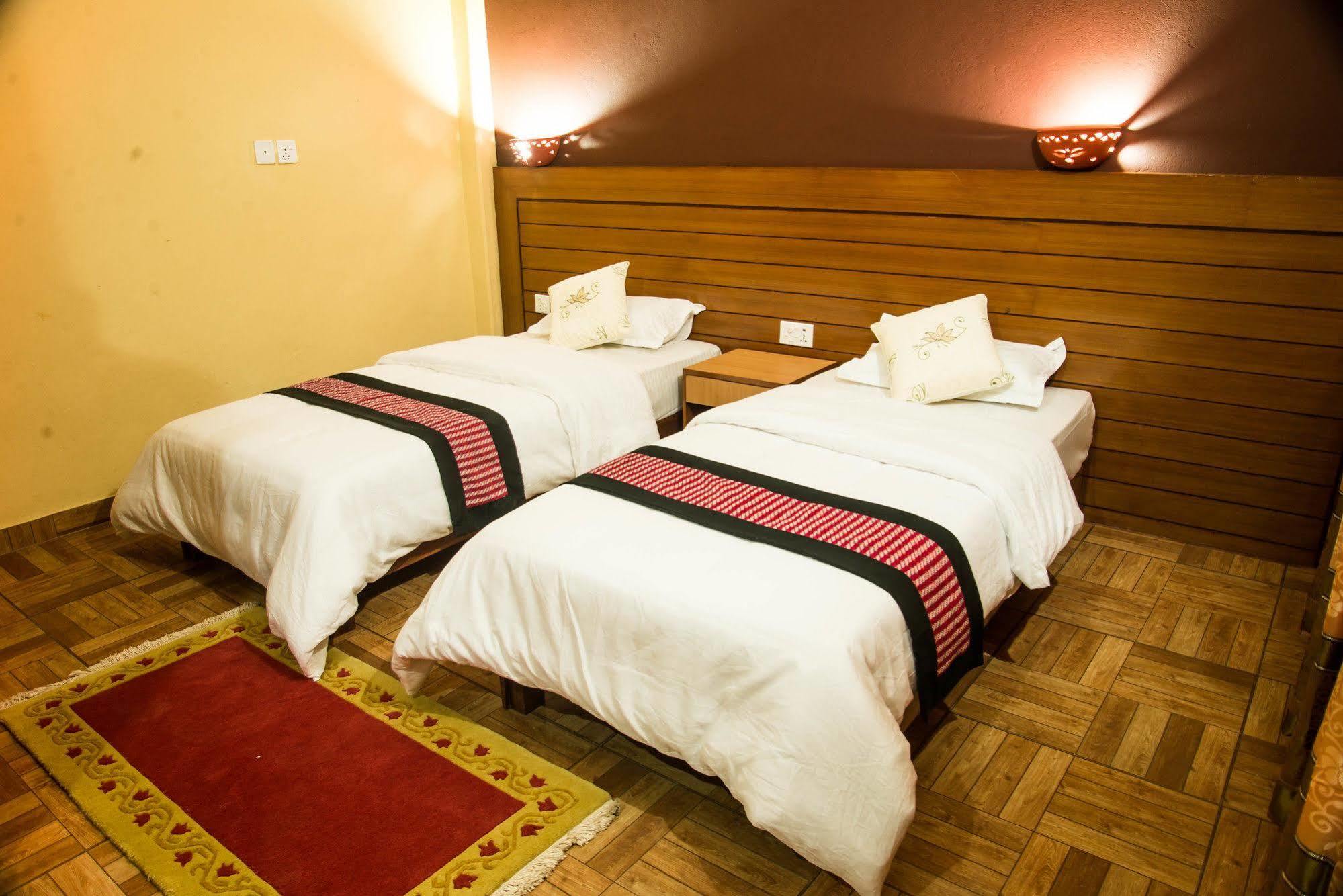 Hotel Tourist Residency Pokhara Exteriör bild