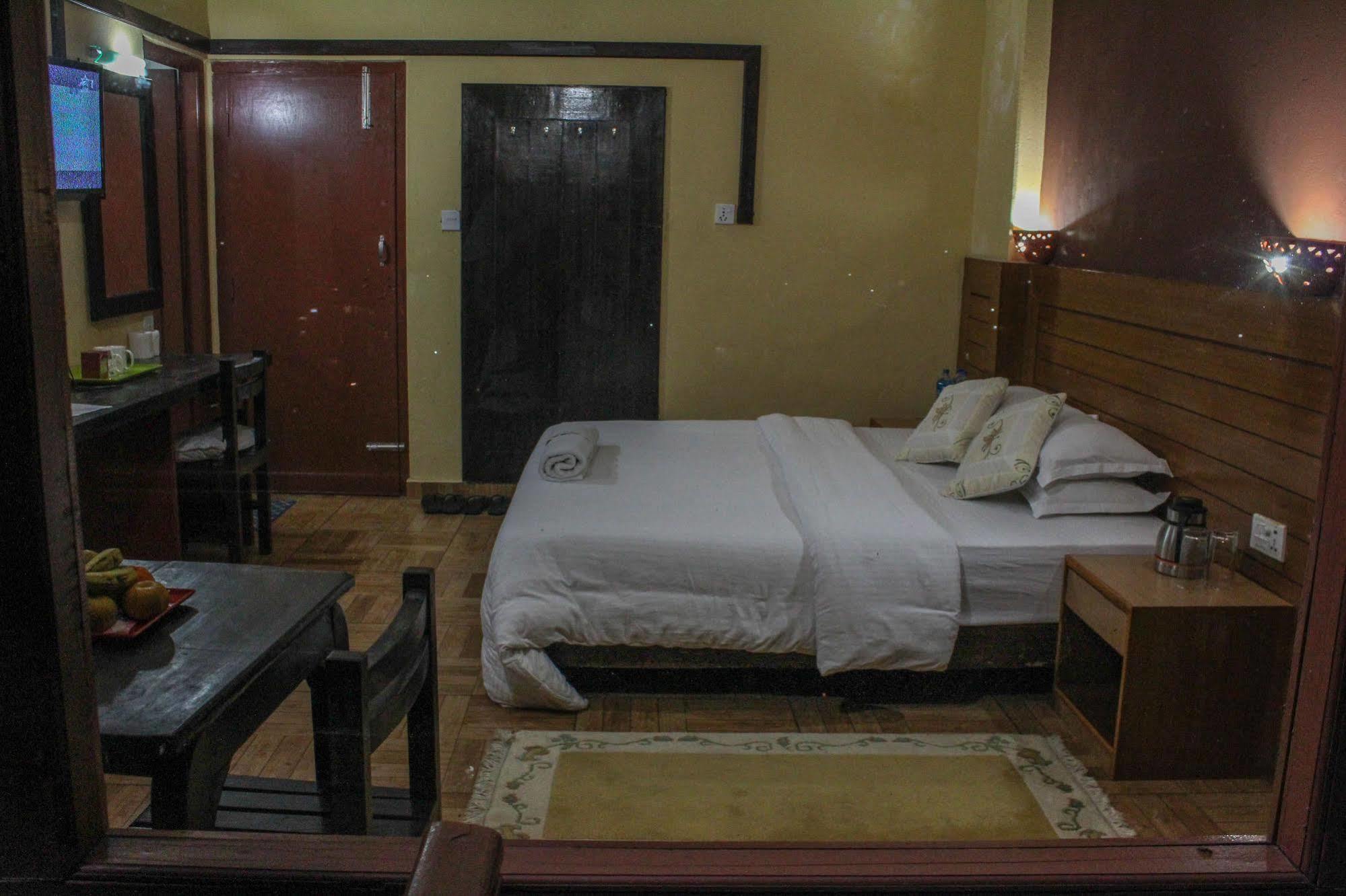 Hotel Tourist Residency Pokhara Exteriör bild