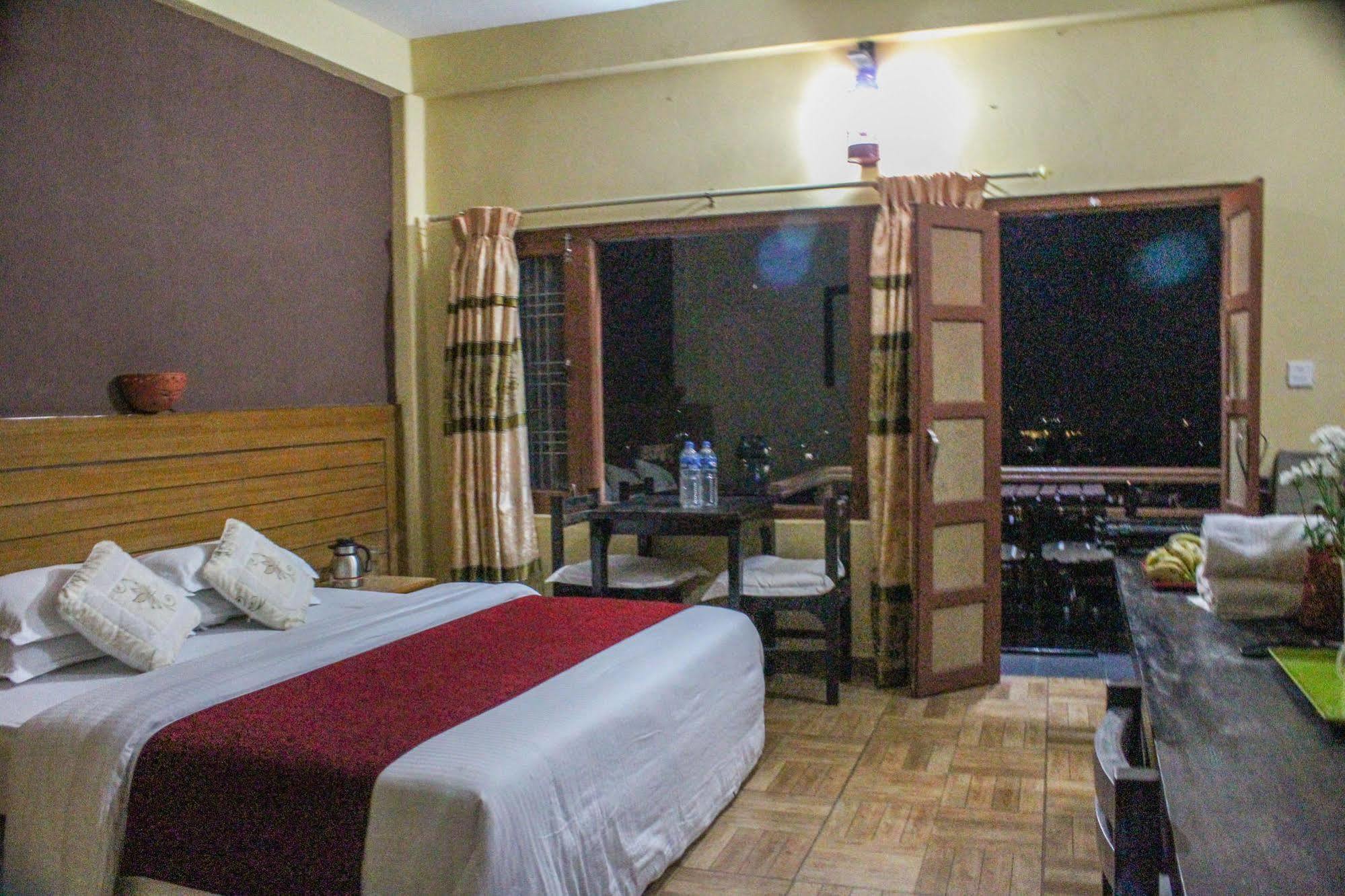 Hotel Tourist Residency Pokhara Exteriör bild